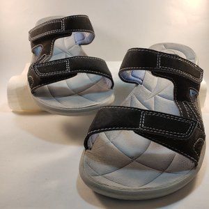 Clarks Cloud Steppers soft cushion black sandals size 7M